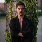 Studente del conservatorio impartisce lezioni di chitarra, ritmica e solfeggio